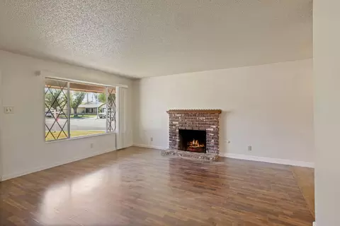 Living - 475 Gordon Ave, Tracy, CA 95376 photo 1 of 3