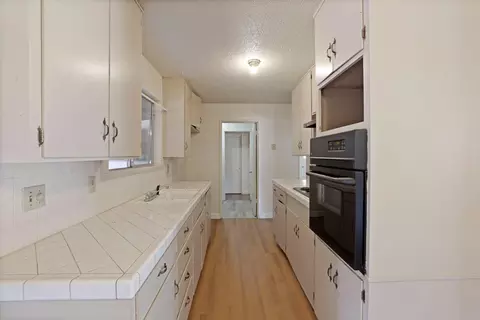 Entry Way - 475 Gordon Ave, Tracy, CA 95376 photo 1 of 3