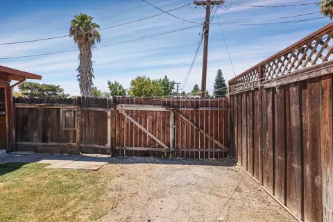 Exterior - 475 Gordon Ave, Tracy, CA 95376 photo 8 of 12