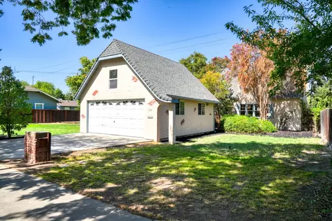Exterior - 209 Maynell Ave, Modesto, CA 95354 photo 2 of 10