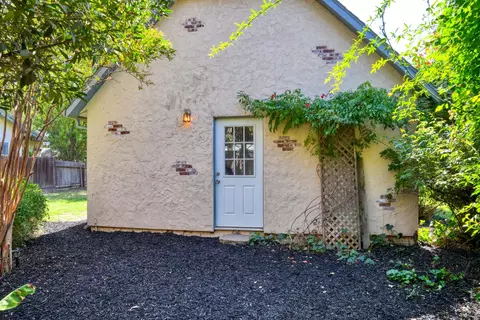 Exterior - 209 Maynell Ave, Modesto, CA 95354 photo 6 of 10