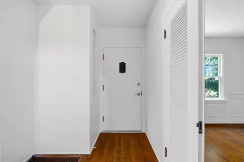 Entry Way - 209 Maynell Ave, Modesto, CA 95354 photo 1 of 5