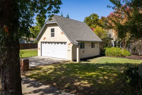Exterior - 209 Maynell Ave, Modesto, CA 95354 photo 5 of 10