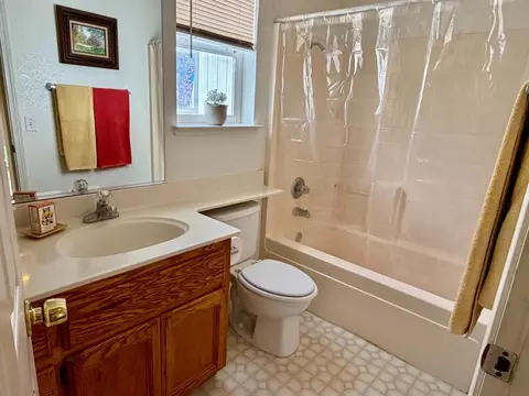 Bath - 2247 Halsey Cir, Davis, CA 95618 photo 2 of 3