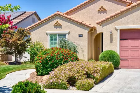 Exterior - 1467 Chestnut Hl, Manteca, CA 95336 photo 4 of 7
