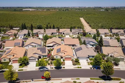 View/Area - 1467 Chestnut Hl, Manteca, CA 95336 photo 3 of 6