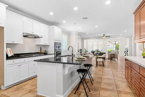 Kitchen - 1467 Chestnut Hl, Manteca, CA 95336 photo 4 of 4