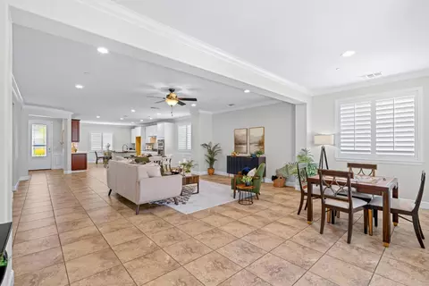 Entry Way - 1467 Chestnut Hl, Manteca, CA 95336 photo 4 of 5