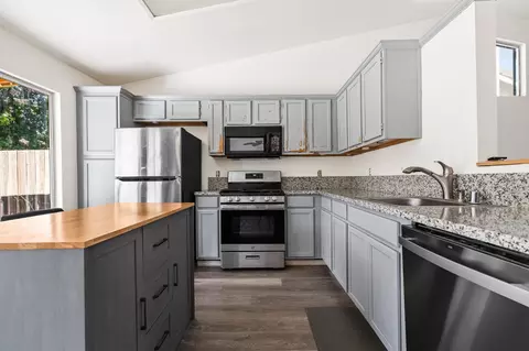 Kitchen - 434 Occidental Ct, Merced, CA 95348 photo 3 of 4