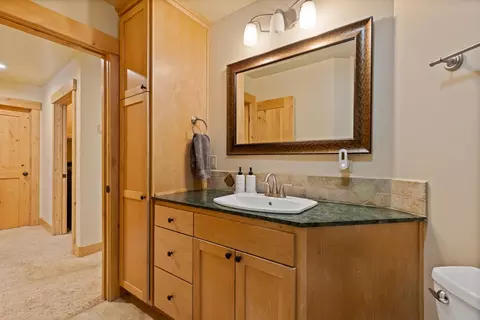 Bath - 17899 Norlene Way, Grass Valley, CA 95949 photo 5 of 5