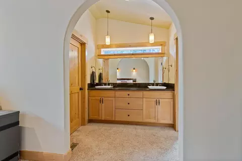 Bath - 17899 Norlene Way, Grass Valley, CA 95949 photo 1 of 5