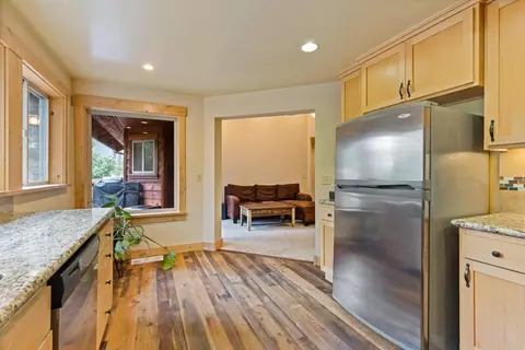 Kitchen - 17899 Norlene Way, Grass Valley, CA 95949 photo 5 of 5