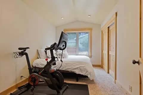 Bedroom - 17899 Norlene Way, Grass Valley, CA 95949 photo 4 of 4