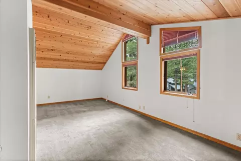 Bedroom - 13857 Skiview Loop, Truckee, CA 96161 photo 2 of 5