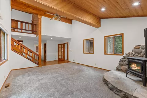 Living - 13857 Skiview Loop, Truckee, CA 96161 photo 2 of 2