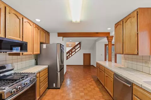 Kitchen - 13857 Skiview Loop, Truckee, CA 96161 photo 2 of 3
