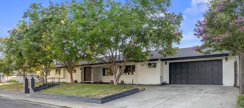 Exterior - 4921 Bowman Oaks Way, Carmichael, CA 95608 photo 6 of 13