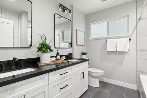 Bath - 4921 Bowman Oaks Way, Carmichael, CA 95608 photo 4 of 4