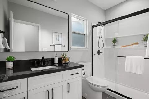 Bath - 4921 Bowman Oaks Way, Carmichael, CA 95608 photo 3 of 4