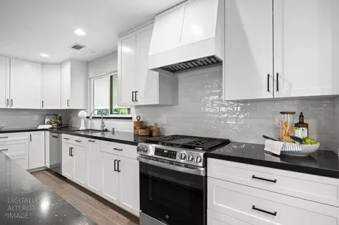 Kitchen - 4921 Bowman Oaks Way, Carmichael, CA 95608 photo 2 of 5
