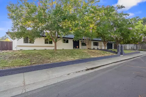 Exterior - 4921 Bowman Oaks Way, Carmichael, CA 95608 photo 3 of 13