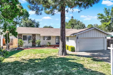 442 Monte Vista Dr, Woodland, CA 95695