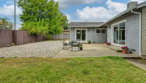 Exterior - 4924 Olive Oak Way, Carmichael, CA 95608 photo 4 of 13
