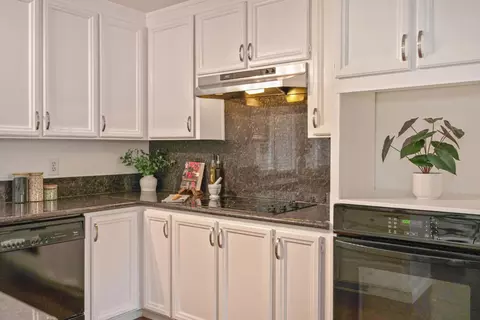 Kitchen - 4924 Olive Oak Way, Carmichael, CA 95608 photo 3 of 6