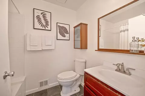Bath - 4924 Olive Oak Way, Carmichael, CA 95608 photo 1 of 3