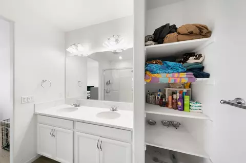 Bath - 4126 E Sir Barton Dr, Olivehurst, CA 95961 photo 4 of 5