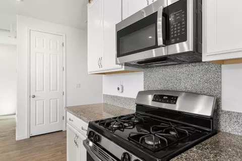 Kitchen - 4126 E Sir Barton Dr, Olivehurst, CA 95961 photo 5 of 6