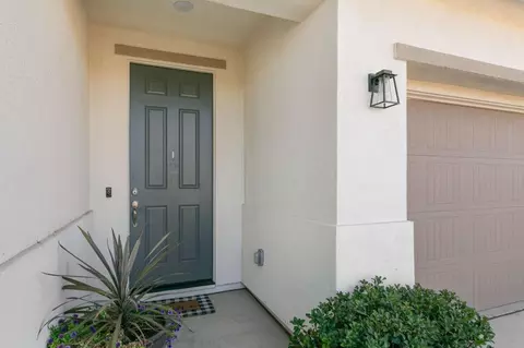 Entry Way - 4126 E Sir Barton Dr, Olivehurst, CA 95961 photo 1 of 5