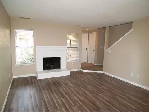 Living - 560 Pirinen Ln #E, Modesto, CA 95354 photo 6 of 6