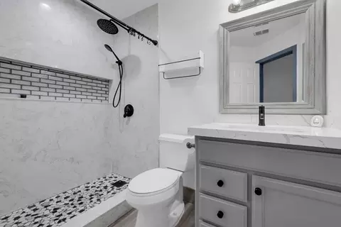 Bath - 1019 Munchkin Dr, Modesto, CA 95351 photo 1 of 4