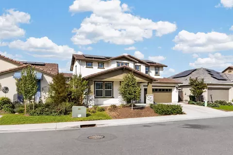 6081 W Summerwind Dr, Roseville, CA 95747