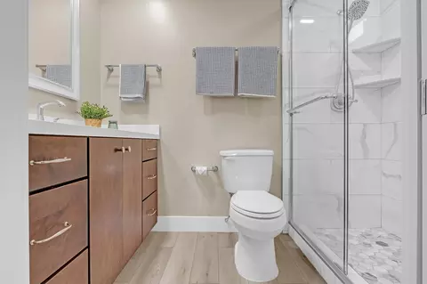 Bath - 919 San Tomas St, Davis, CA 95618 photo 2 of 2
