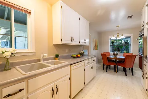 Kitchen - 5790 Cada Cir, Carmichael, CA 95608 photo 3 of 4