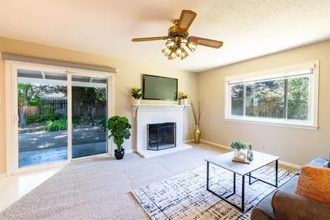 Living - 5790 Cada Cir, Carmichael, CA 95608 photo 2 of 6