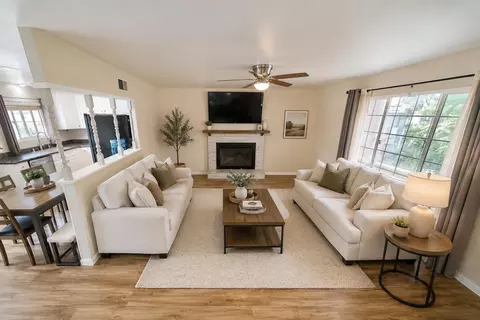 Living - 846 Del Monte Ct, Manteca, CA 95336 photo 1 of 4