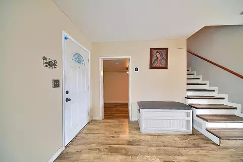 Entry Way - 846 Del Monte Ct, Manteca, CA 95336 photo 1 of 2