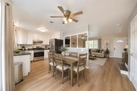 Dining - 846 Del Monte Ct, Manteca, CA 95336 photo 1 of 2