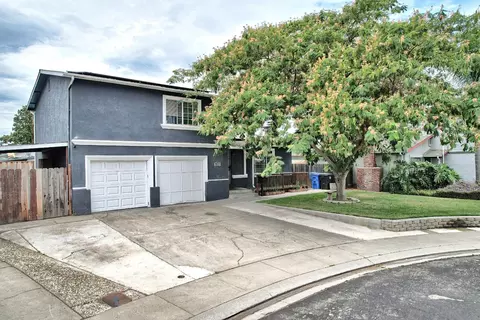 Exterior - 846 Del Monte Ct, Manteca, CA 95336 photo 4 of 8