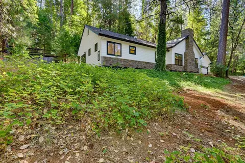 Exterior - 12176 E Bennett Rd, Grass Valley, CA 95945 photo 9 of 30