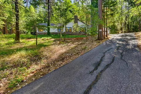 Exterior - 12176 E Bennett Rd, Grass Valley, CA 95945 photo 7 of 30