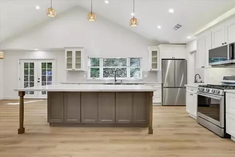Kitchen - 12176 E Bennett Rd, Grass Valley, CA 95945 photo 5 of 9
