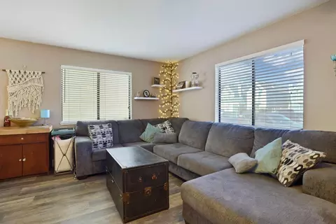 426 Benjamin Pl, Manteca, CA 95337 photo 8