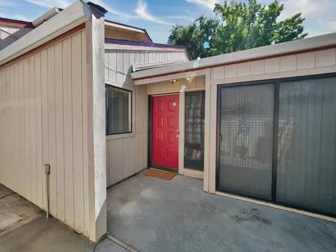 4927 Whisper Ln, Sacramento, CA 95841