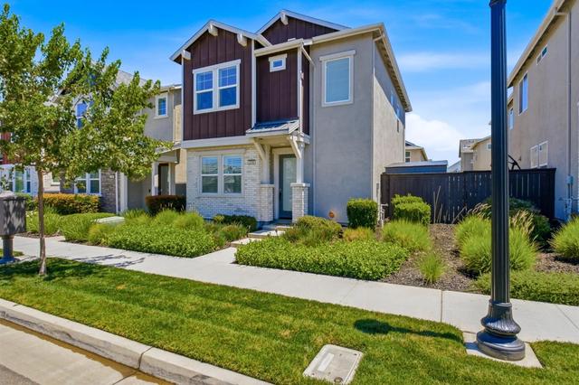 2708 Bathford St, Sacramento, CA 95833