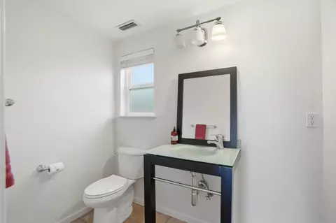 Bath - 11378 Mountain View Rd, Tracy, CA 95376 photo 1 of 7