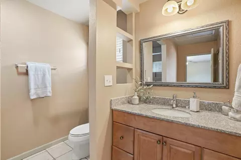 Bath - 11378 Mountain View Rd, Tracy, CA 95376 photo 6 of 7
